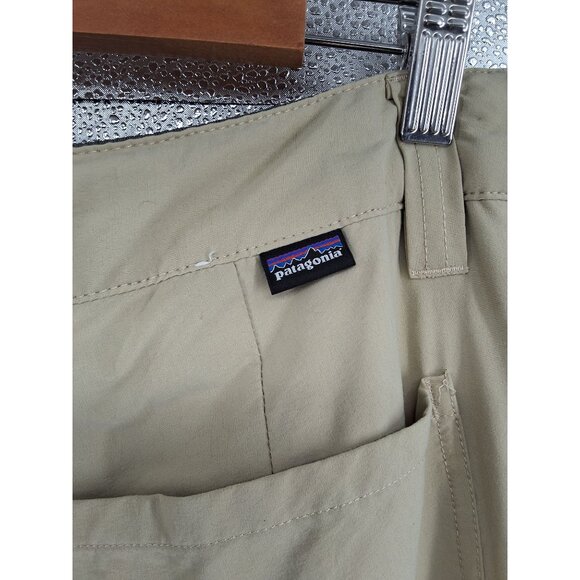 Patagonia Lightweight Hiking Pants Size 33 With Zip Pocket & Button Closure - Picture 4 of 8